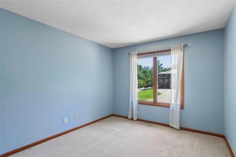 1716 Pikes Peak Court NE Cedar Rapids IA 52402