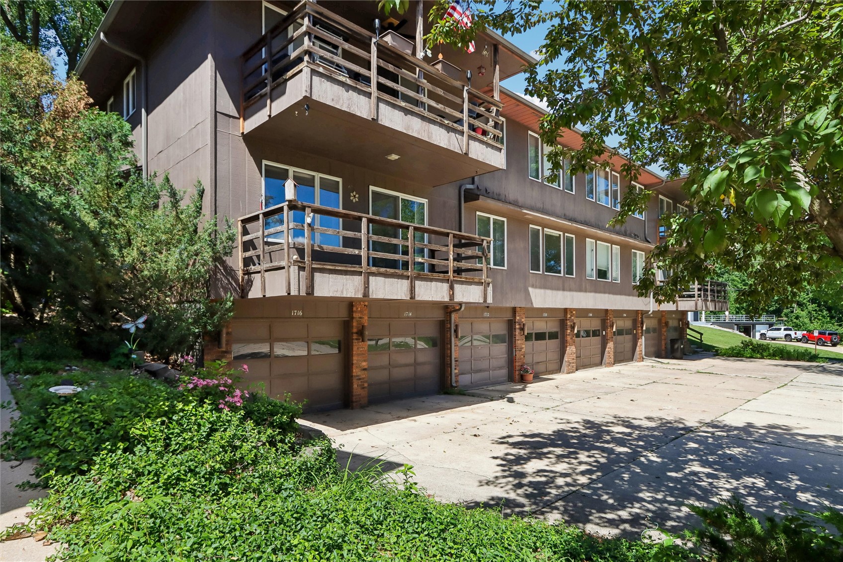 1716 Pikes Peak Court NE Cedar Rapids IA 52402