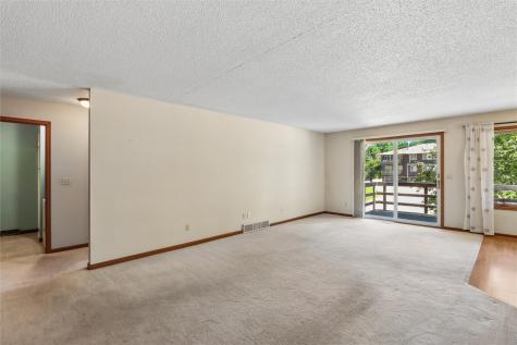 1716 Pikes Peak Court NE Cedar Rapids IA 52402