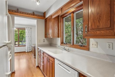 1716 Pikes Peak Court NE Cedar Rapids IA 52402