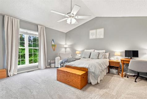 702 West Side Drive Iowa City IA 52246