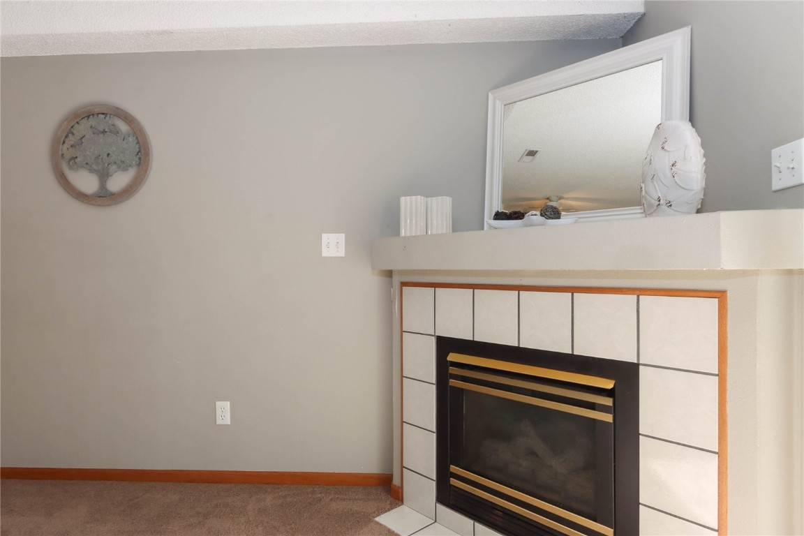 408 West Side Drive Iowa City IA 52246