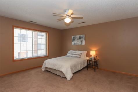 408 West Side Drive Iowa City IA 52246