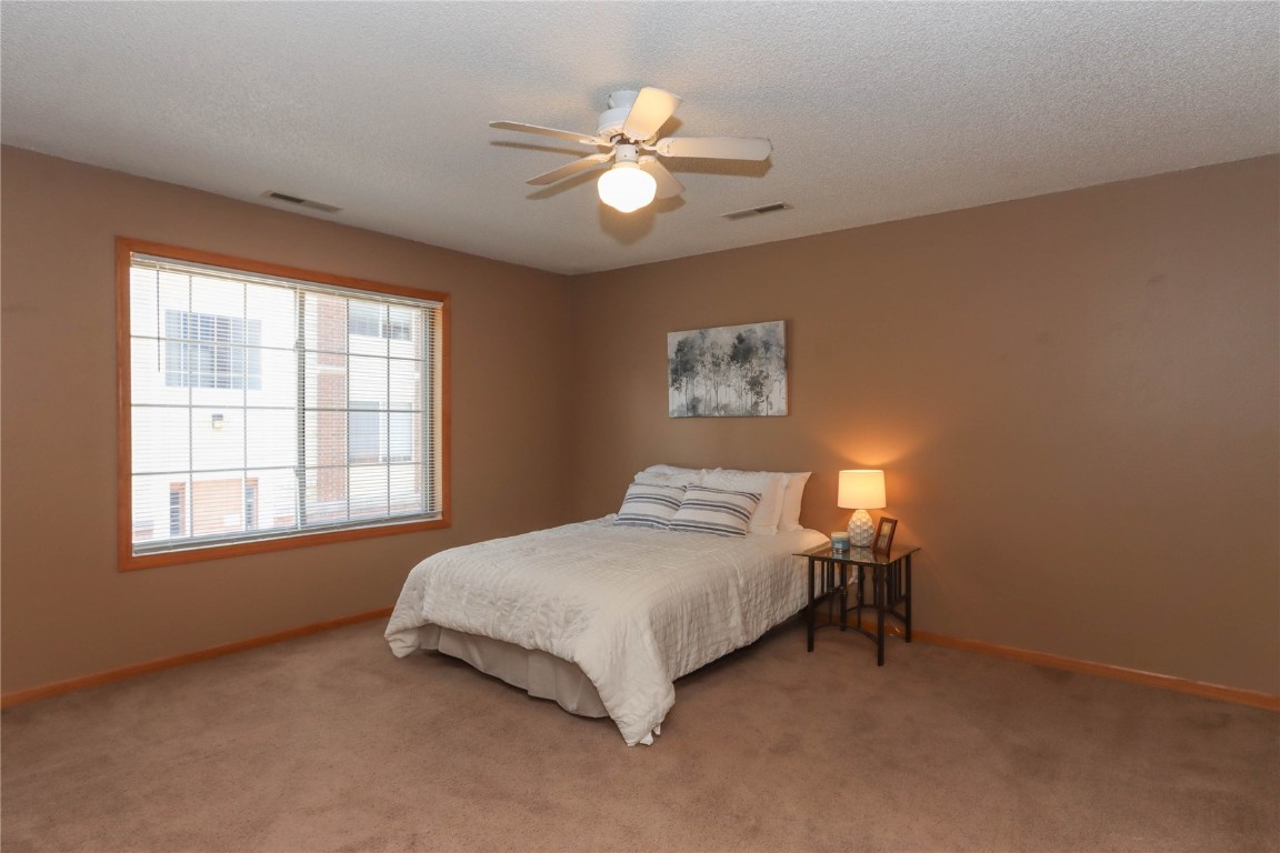 408 West Side Drive Iowa City IA 52246