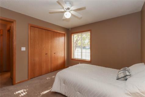 408 West Side Drive Iowa City IA 52246