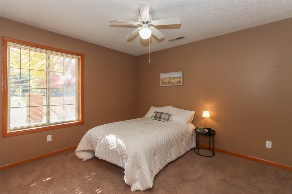 408 West Side Drive Iowa City IA 52246