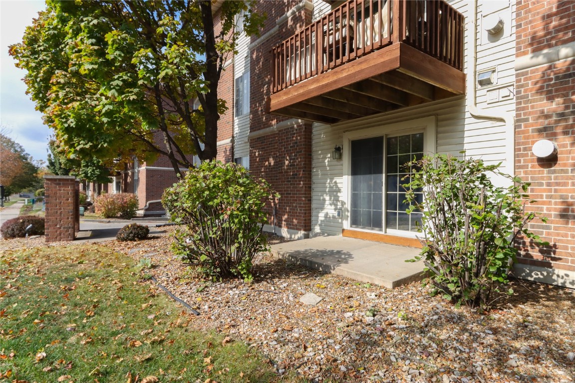 408 West Side Drive Iowa City IA 52246