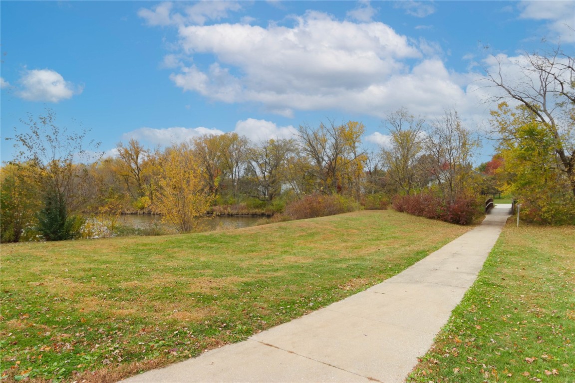 408 West Side Drive Iowa City IA 52246