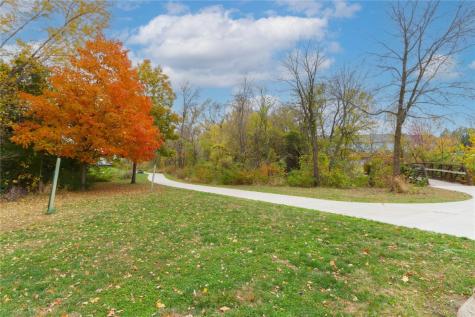 408 West Side Drive Iowa City IA 52246