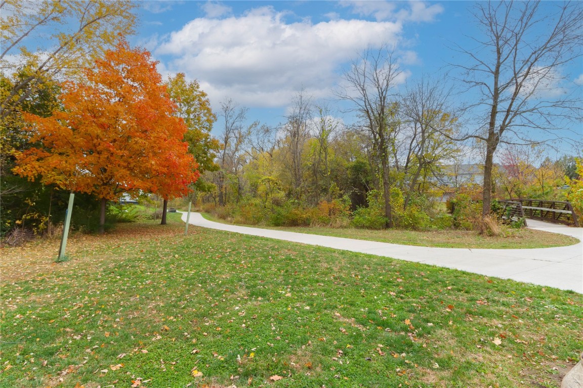 408 West Side Drive Iowa City IA 52246