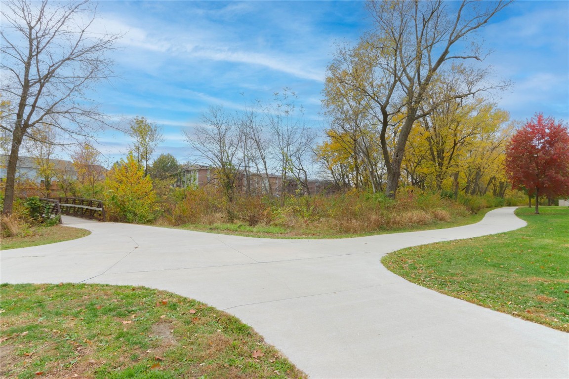 408 West Side Drive Iowa City IA 52246