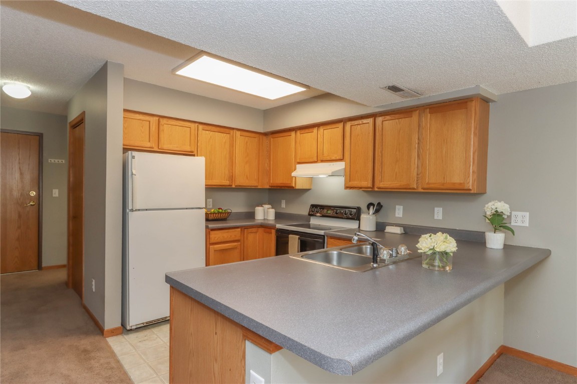 408 West Side Drive Iowa City IA 52246
