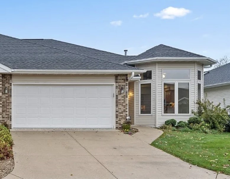 633 Tiffany Drive NE Cedar Rapids IA 52402