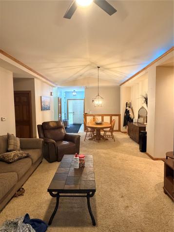 633 Tiffany Drive NE Cedar Rapids IA 52402