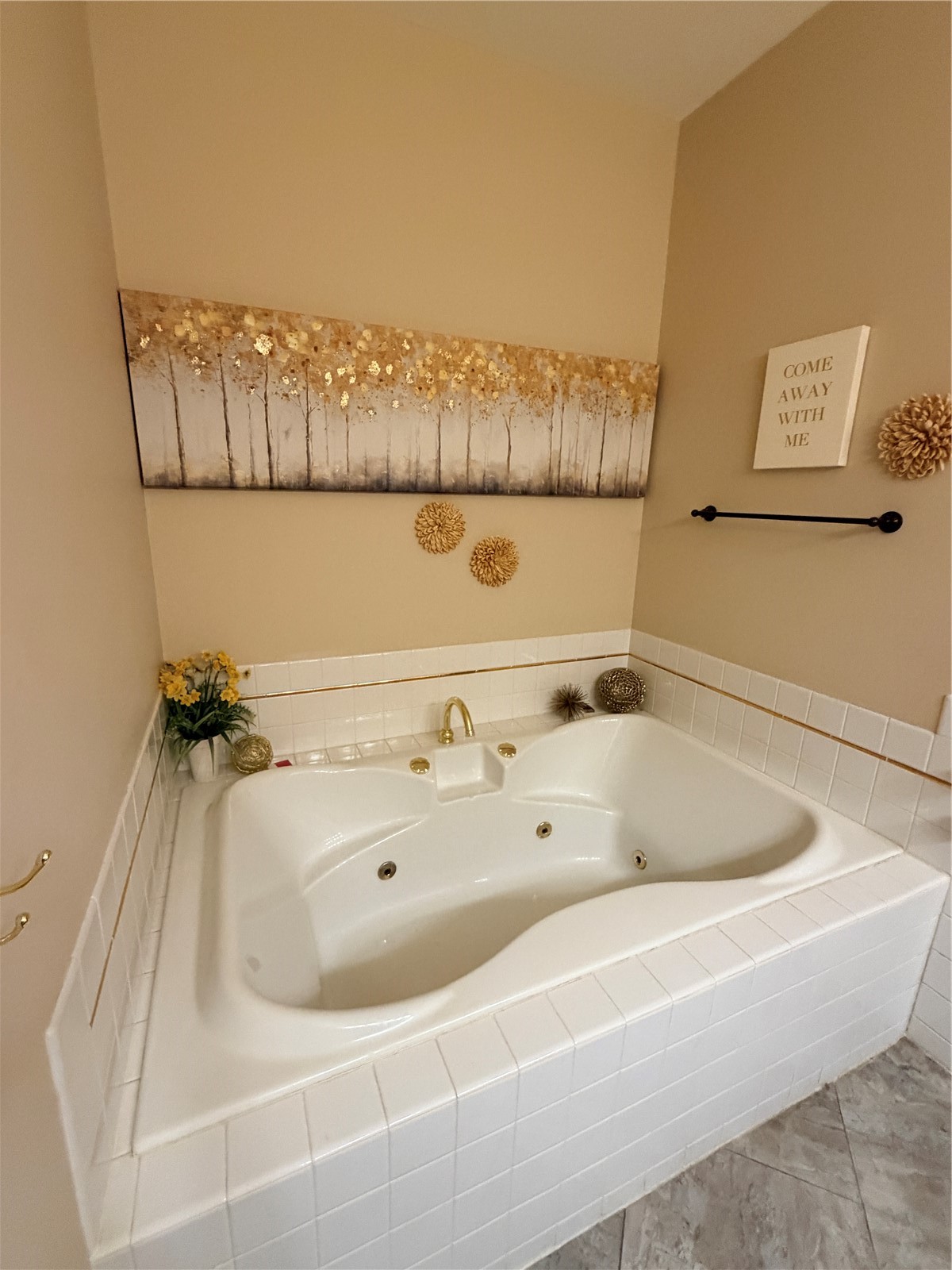 633 Tiffany Drive NE Cedar Rapids IA 52402