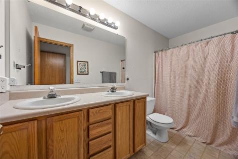 527 Penn Court North Liberty IA 52317