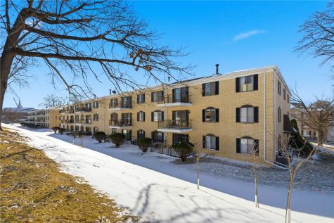 2131 1st Avenue NE Cedar Rapids IA 52403