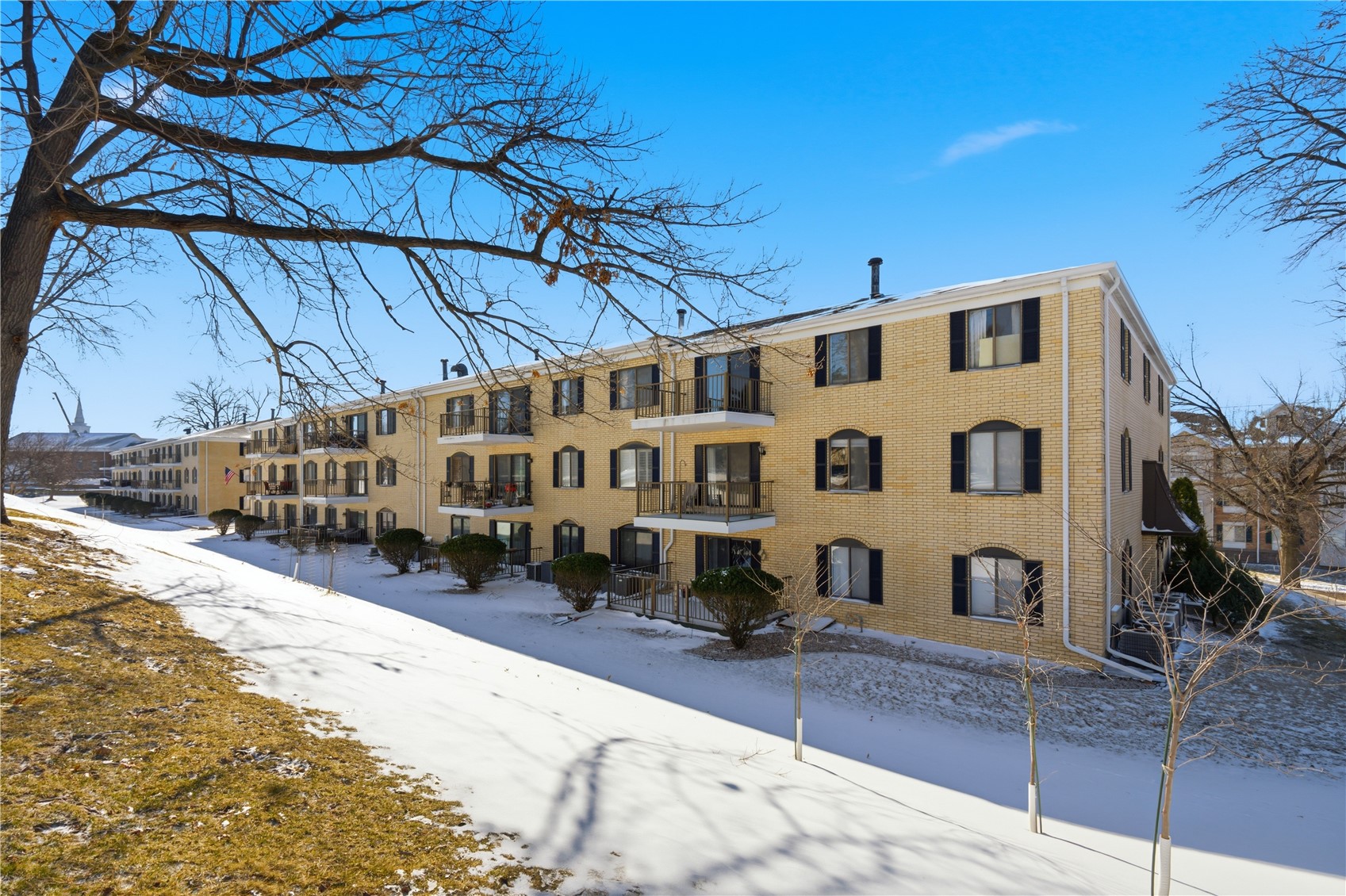 2131 1st Avenue NE Cedar Rapids IA 52403
