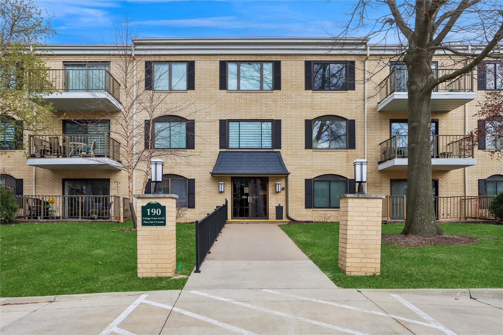 190 Cottage Grove Avenue SE Cedar Rapids IA 52403