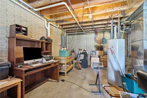 3642 Stoneview Circle SW Cedar Rapids IA 52404