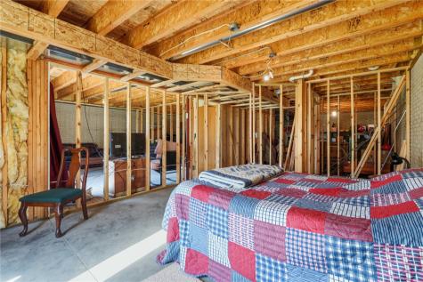 3642 Stoneview Circle SW Cedar Rapids IA 52404