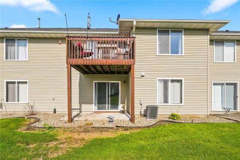 3642 Stoneview Circle SW Cedar Rapids IA 52404