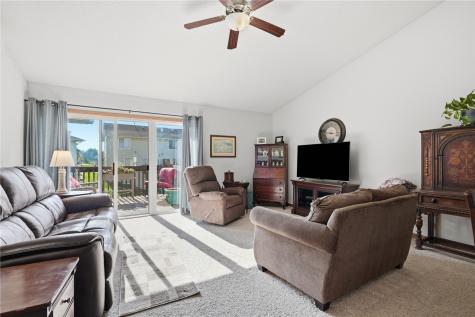 3642 Stoneview Circle SW Cedar Rapids IA 52404