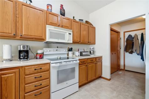 3642 Stoneview Circle SW Cedar Rapids IA 52404