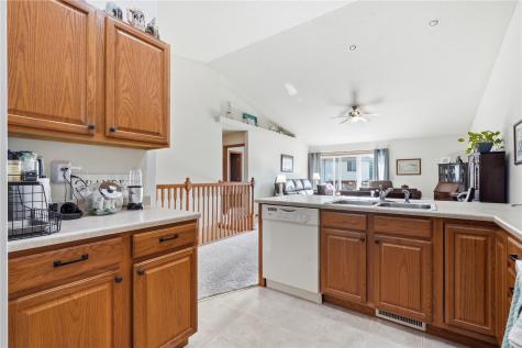3642 Stoneview Circle SW Cedar Rapids IA 52404