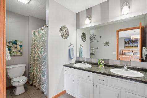 1342 Oxford Place Iowa City IA 52240