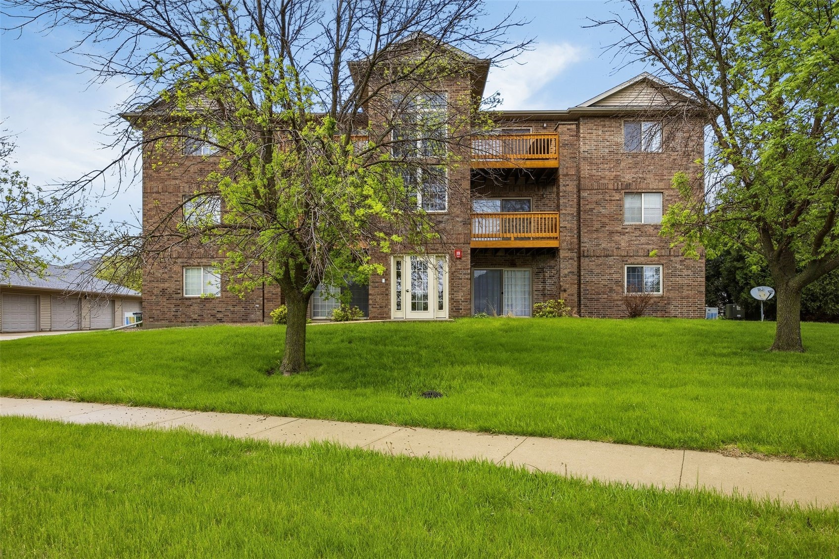 600 Colton Circle NE Cedar Rapids IA 52402