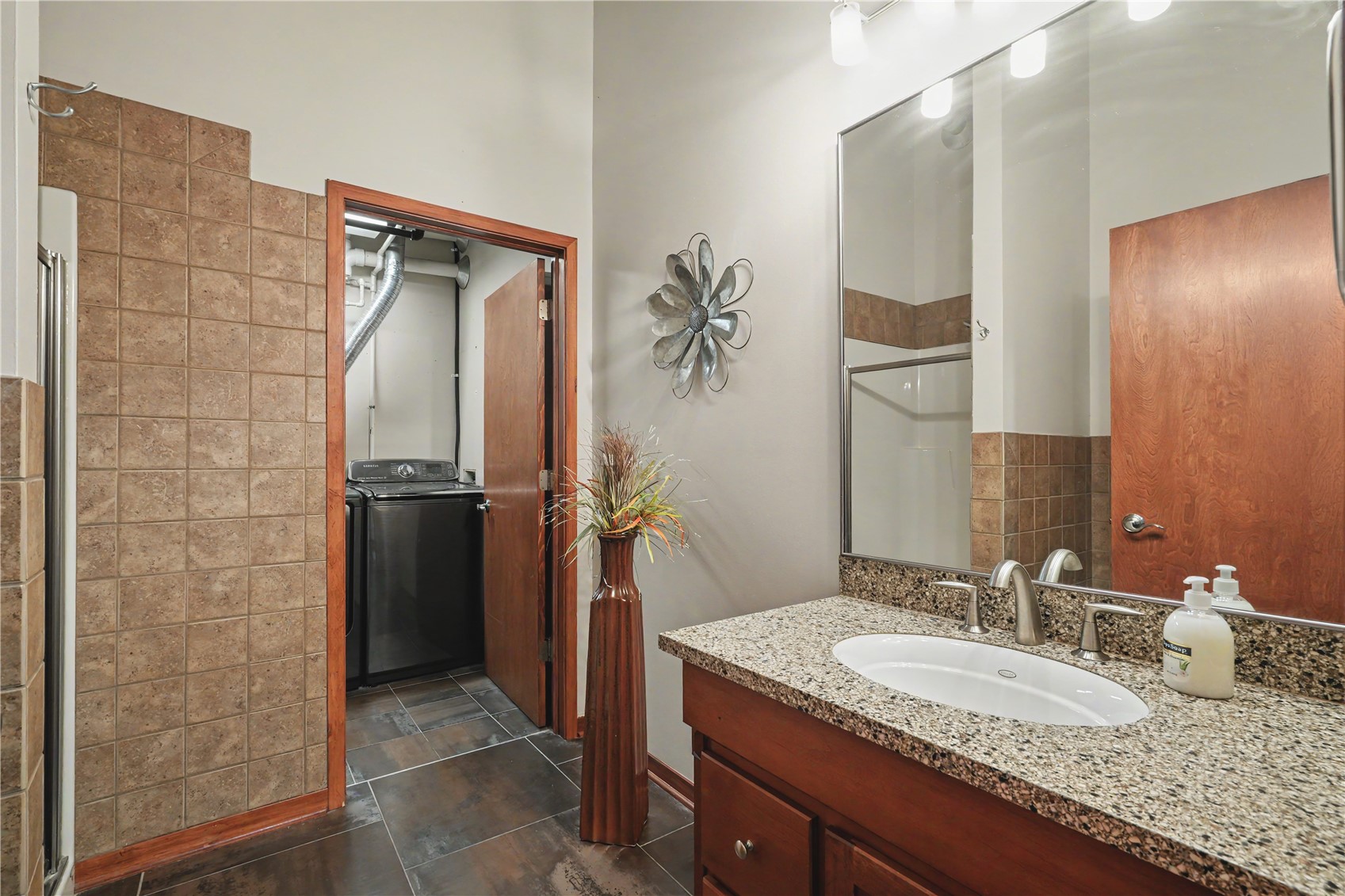 900 2nd Street #208 Cedar Rapids IA 52401