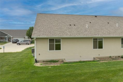 834 Crescent View Drive NE Cedar Rapids IA 52402