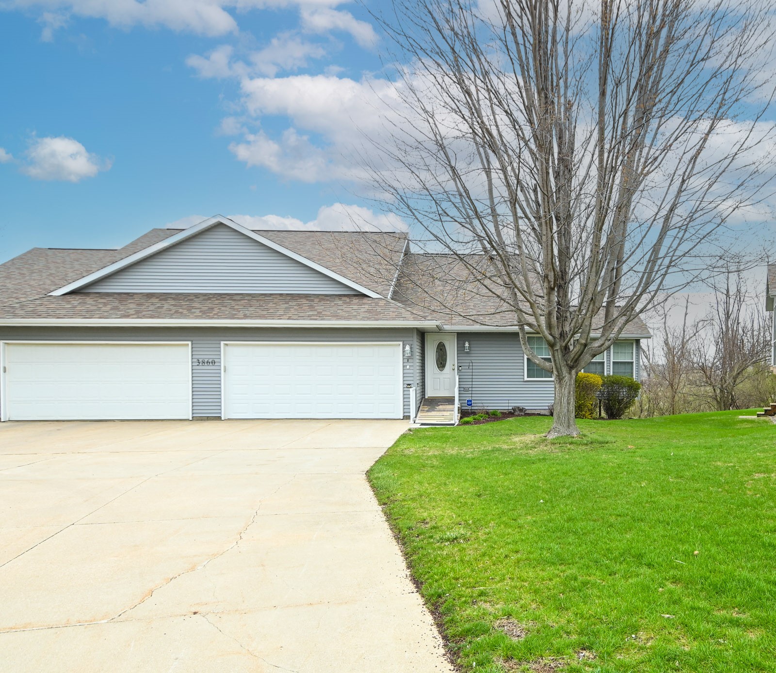 Marion IA, 3860 Deer Valley Drive, Unit B