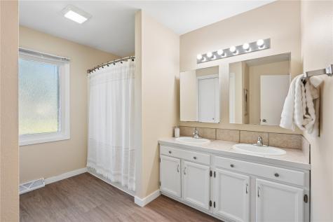 1409 Eastview Drive Coralville IA 52241
