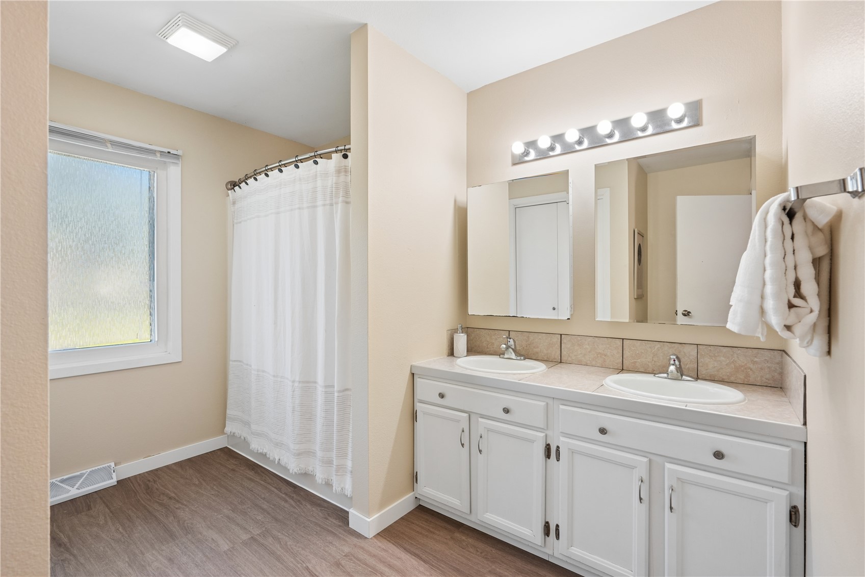 1409 Eastview Drive Coralville IA 52241