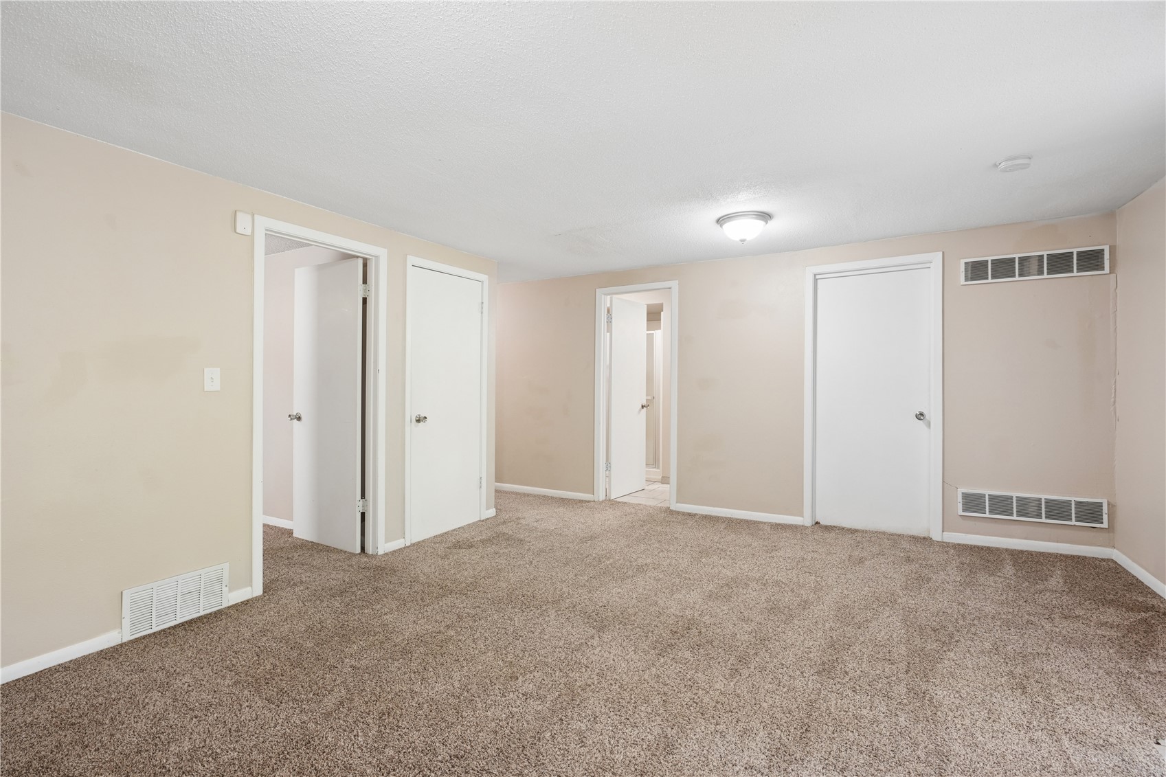 1409 Eastview Drive Coralville IA 52241