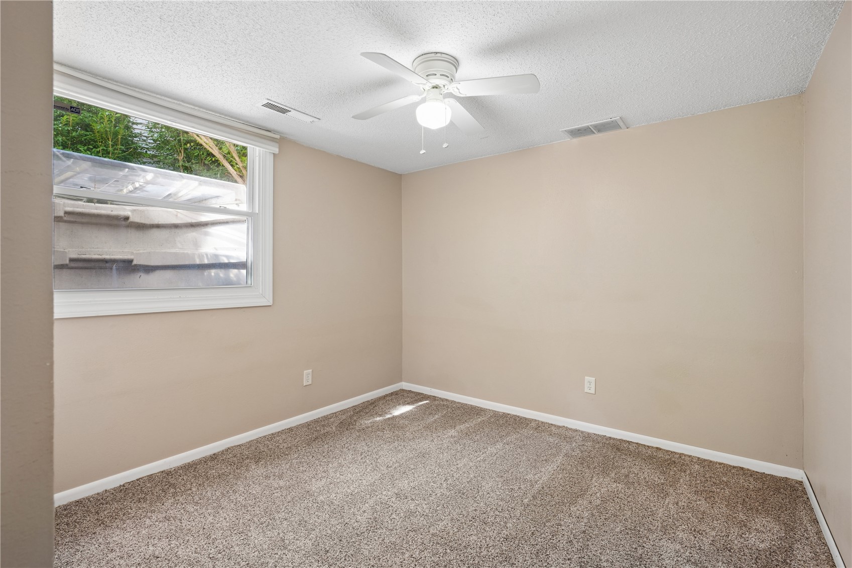 1409 Eastview Drive Coralville IA 52241