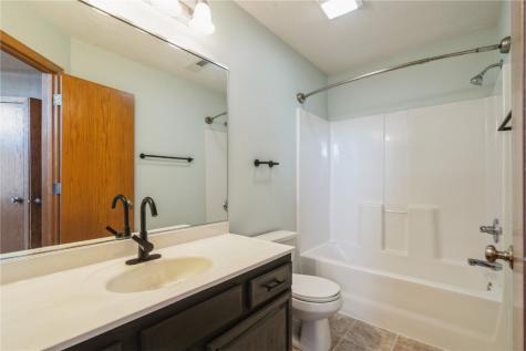 4530 Merganser Court Marion IA 52302