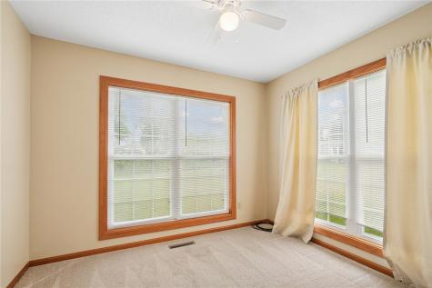 4320 Westchester Dr NE #B Cedar Rapids IA 52402