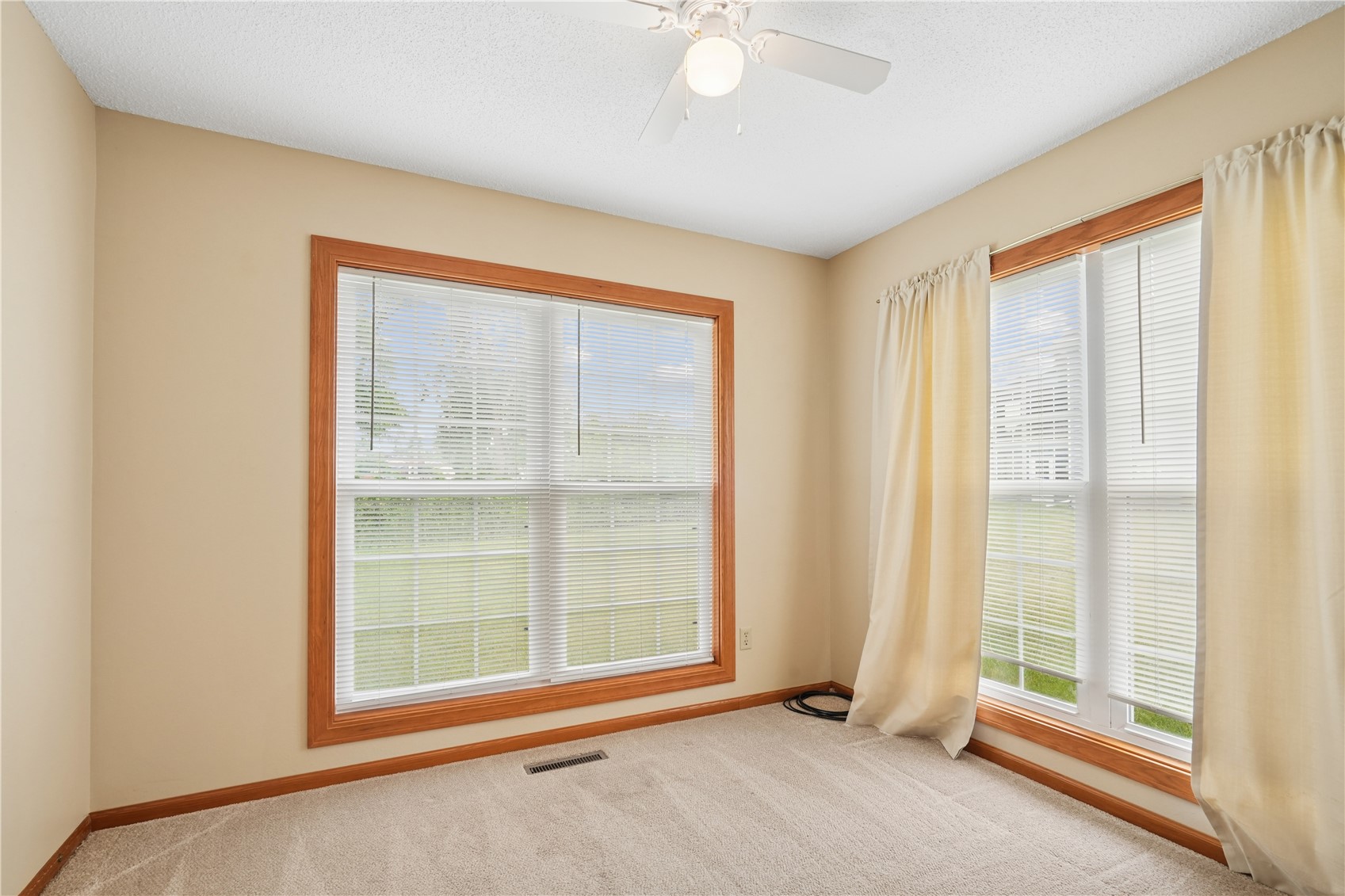 4320 Westchester Dr NE #B Cedar Rapids IA 52402