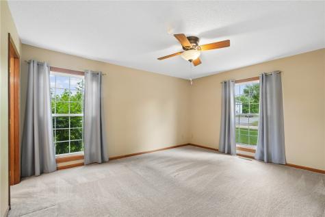 4320 Westchester Dr NE #B Cedar Rapids IA 52402