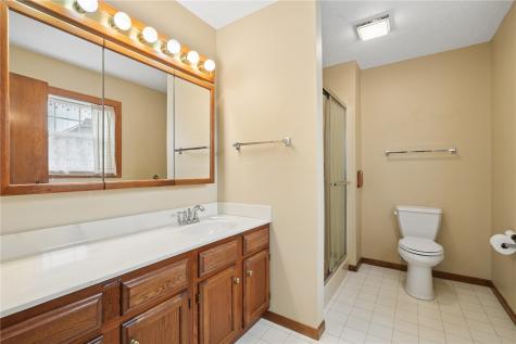 4320 Westchester Dr NE #B Cedar Rapids IA 52402