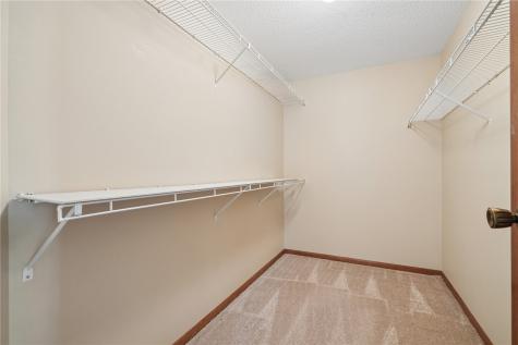 4320 Westchester Dr NE #B Cedar Rapids IA 52402