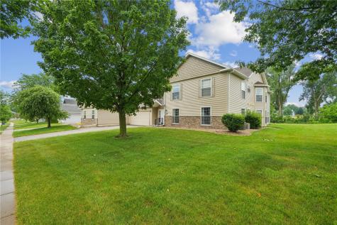 4320 Westchester Dr NE #B Cedar Rapids IA 52402