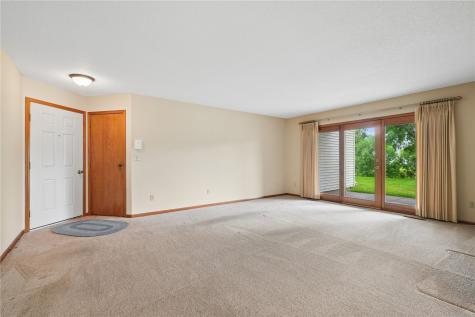 4320 Westchester Dr NE #B Cedar Rapids IA 52402