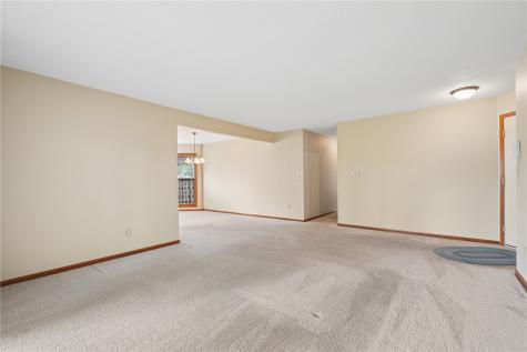 4320 Westchester Dr NE #B Cedar Rapids IA 52402