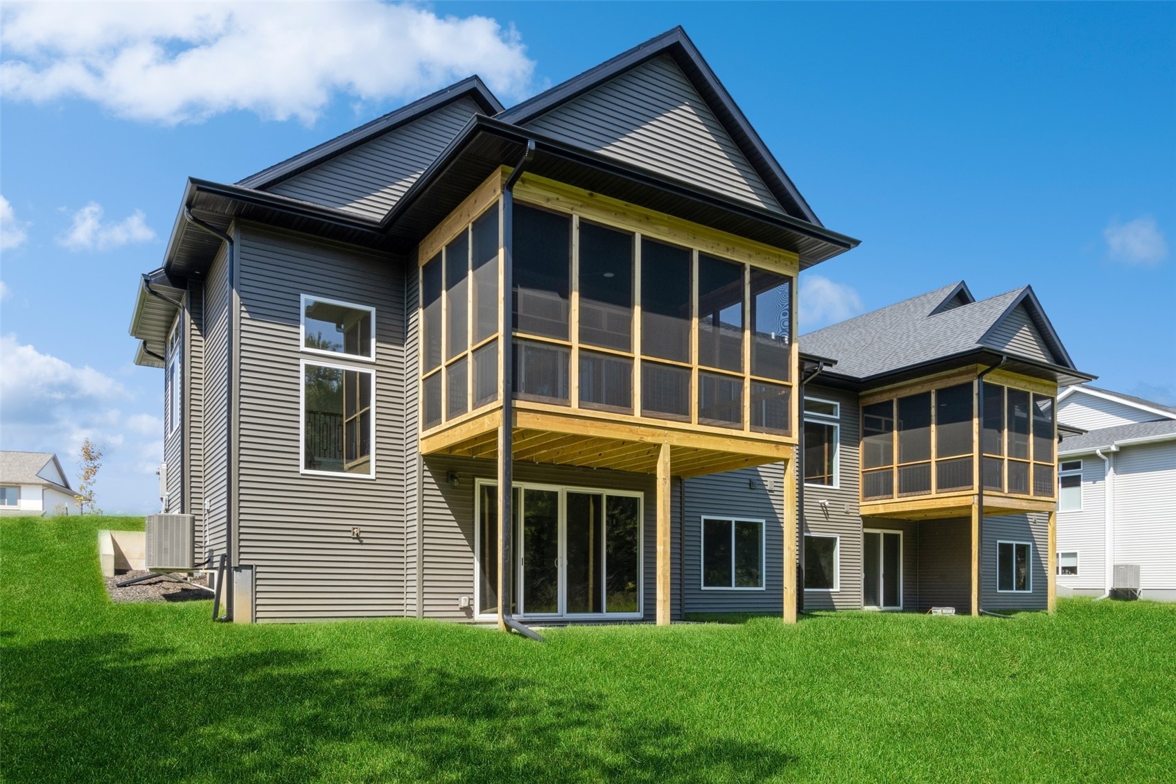 1044 Highland Trail Solon IA 52333