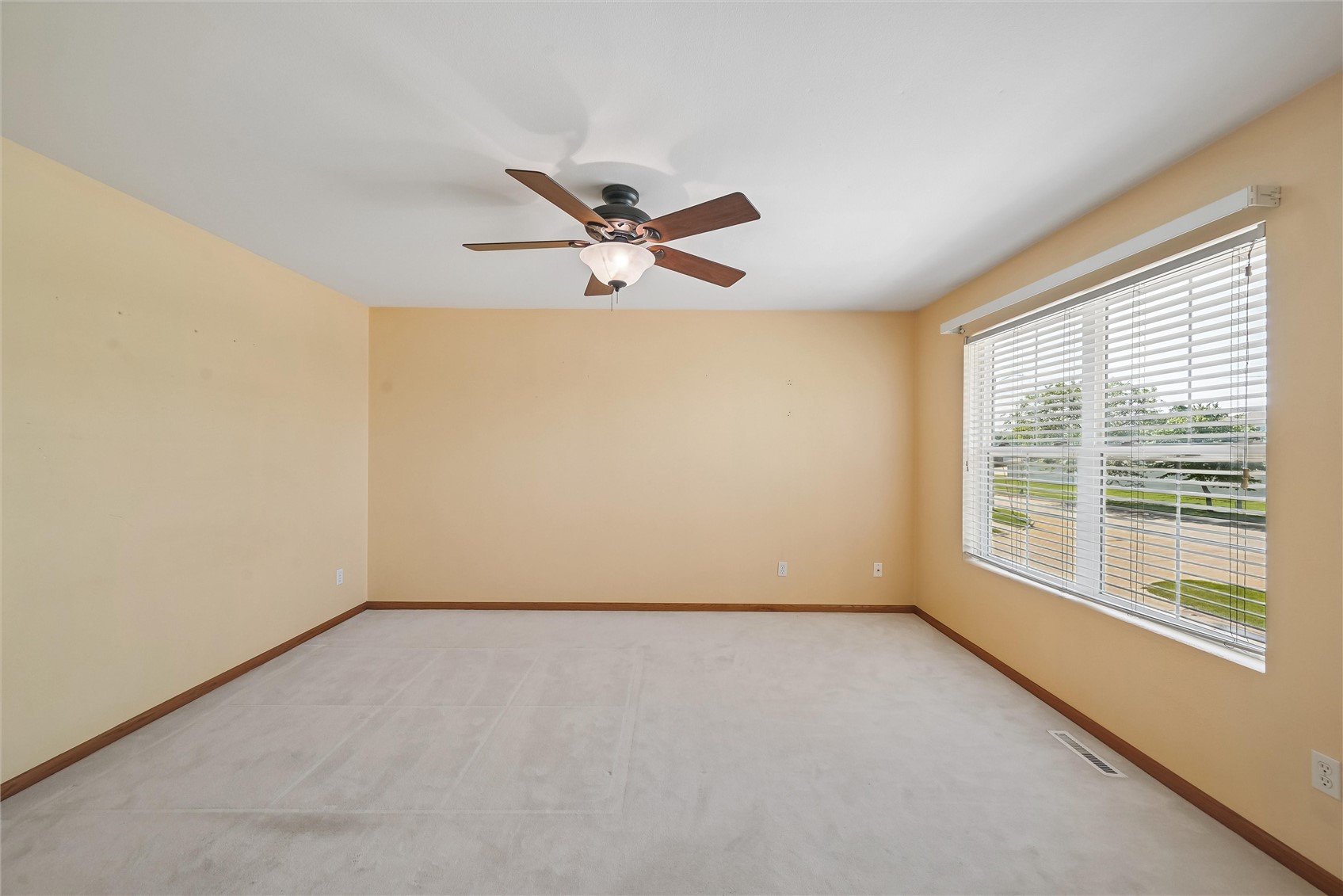 4622 1st Avenue NW Cedar Rapids IA 52405