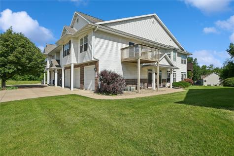 4622 1st Avenue NW Cedar Rapids IA 52405